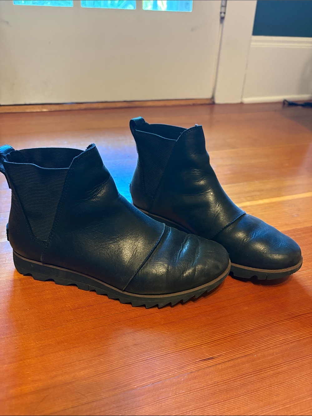 Sorel Black Leather Chelsea Ankle Boots